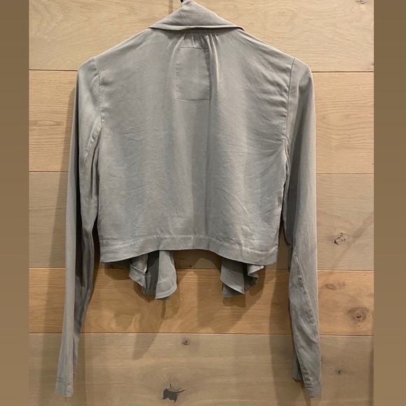 GUESS Cropped Cardigan Blazer - Picture 14 of 14